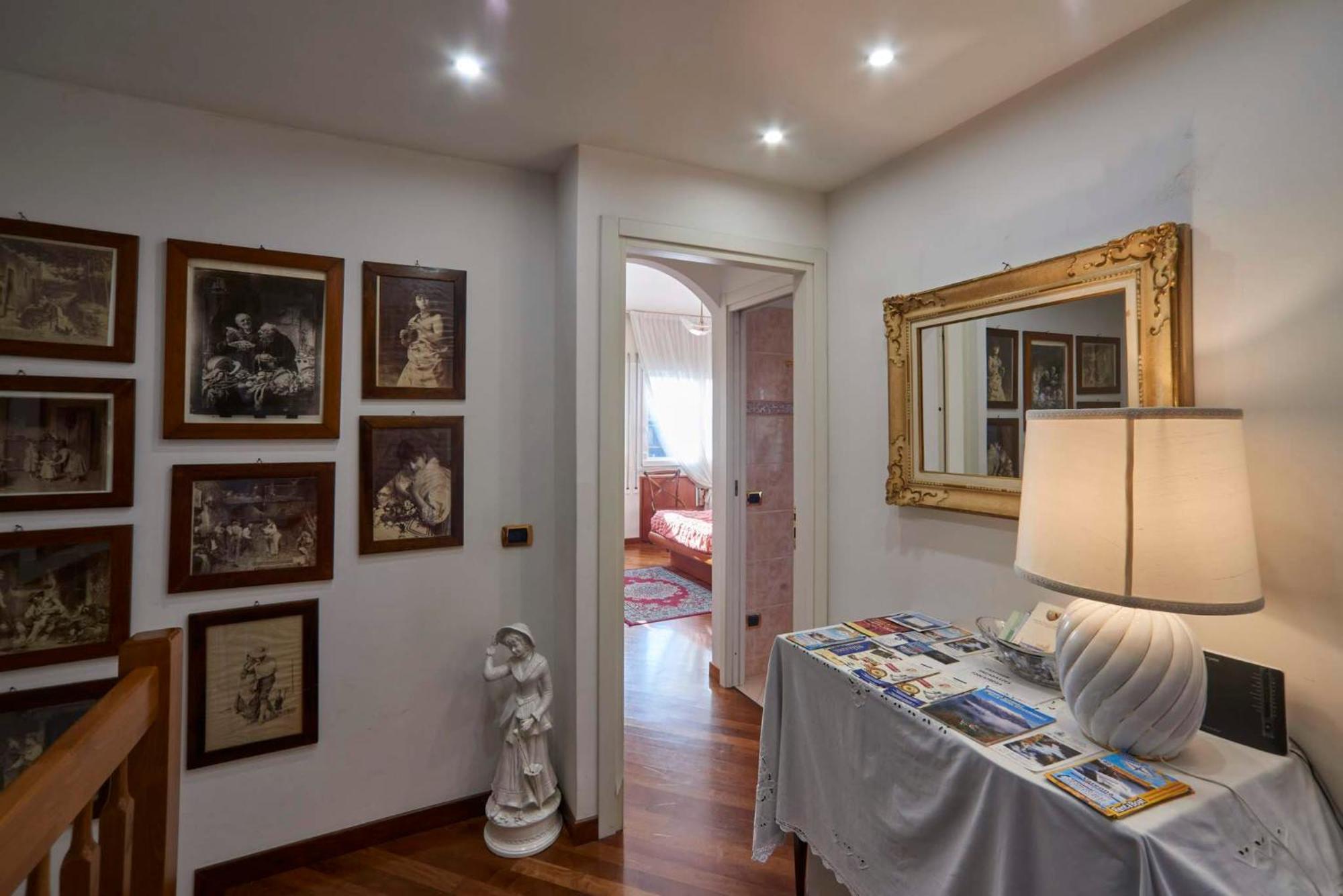 ヴァレンナ Tosca House 2 Bed & Breakfast エクステリア 写真