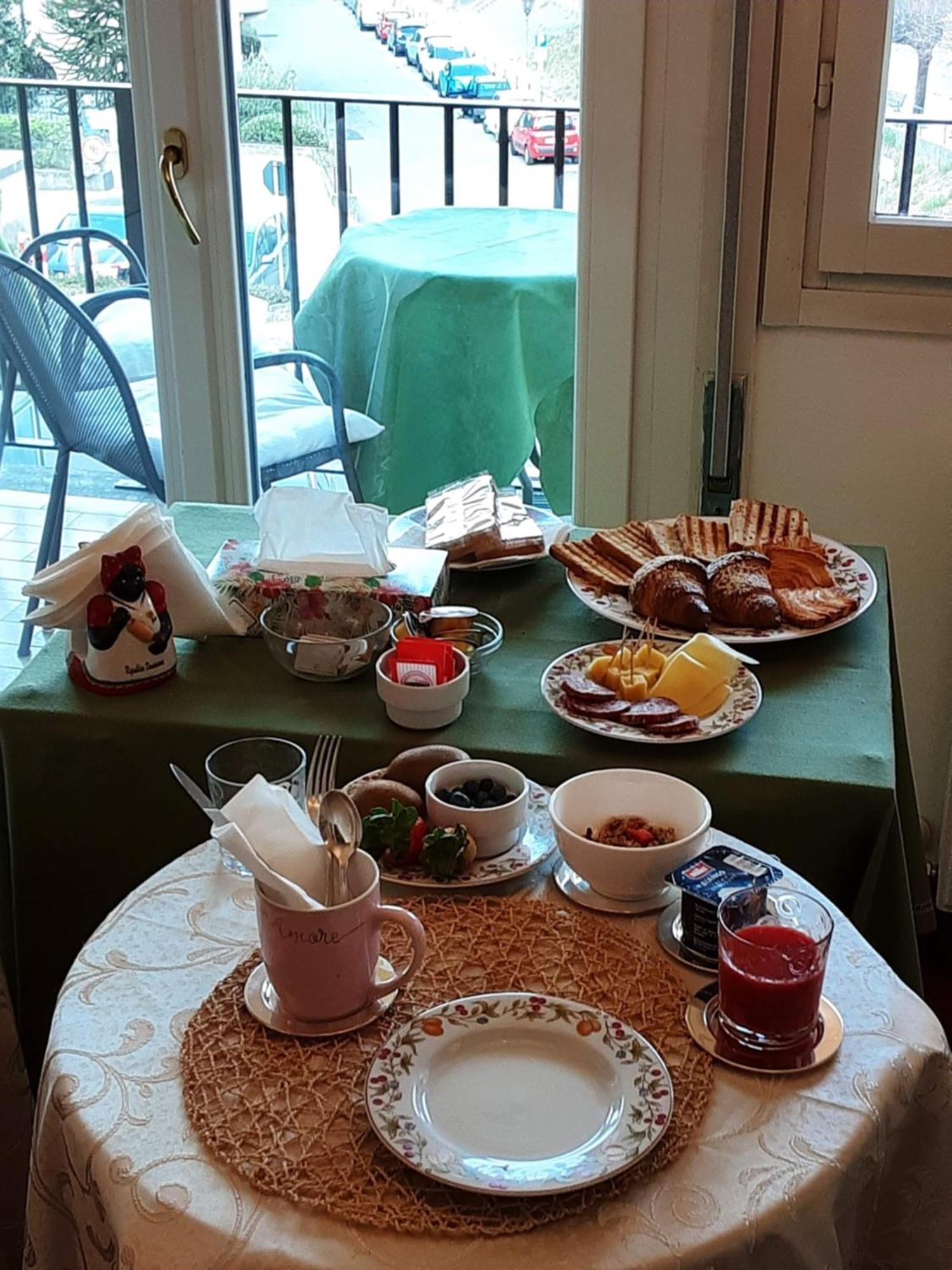 ヴァレンナ Tosca House 2 Bed & Breakfast エクステリア 写真