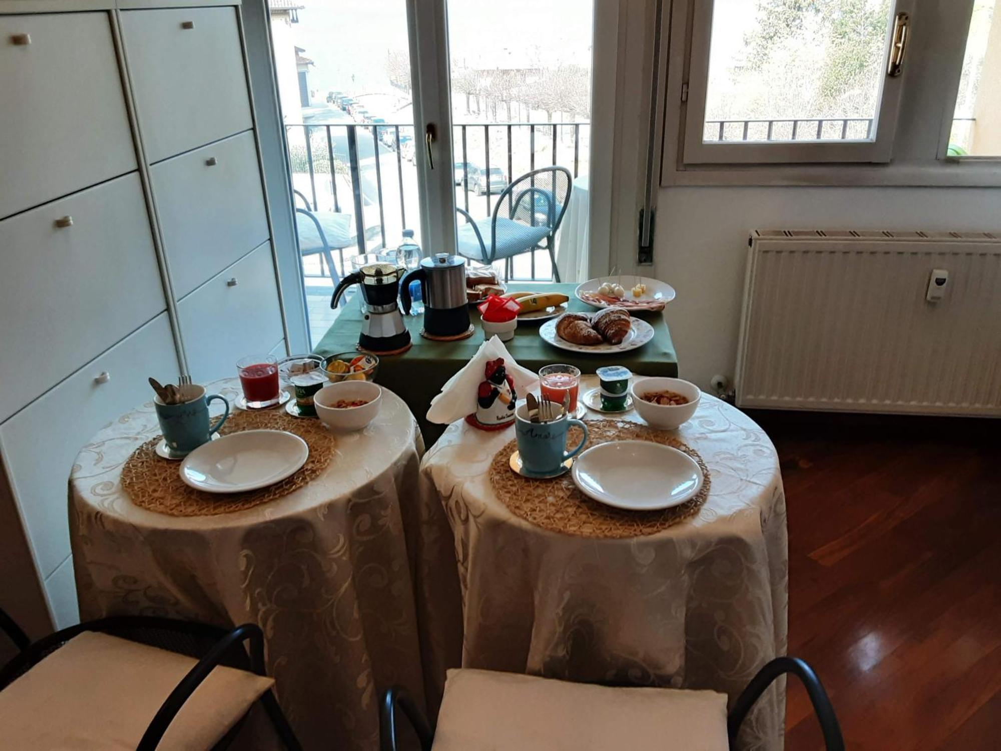 ヴァレンナ Tosca House 2 Bed & Breakfast エクステリア 写真