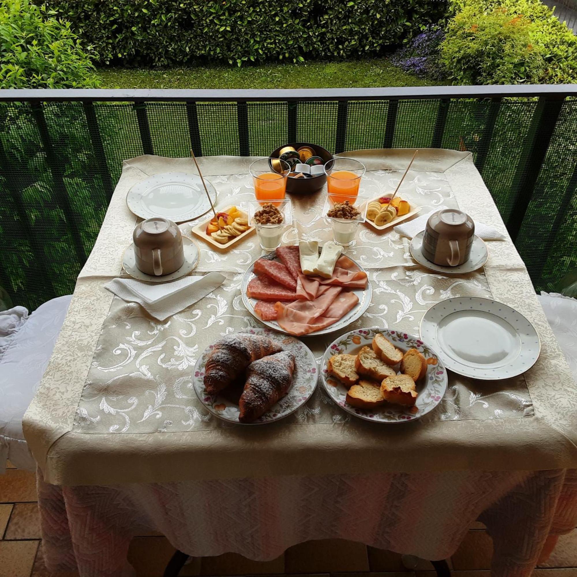 ヴァレンナ Tosca House 2 Bed & Breakfast エクステリア 写真