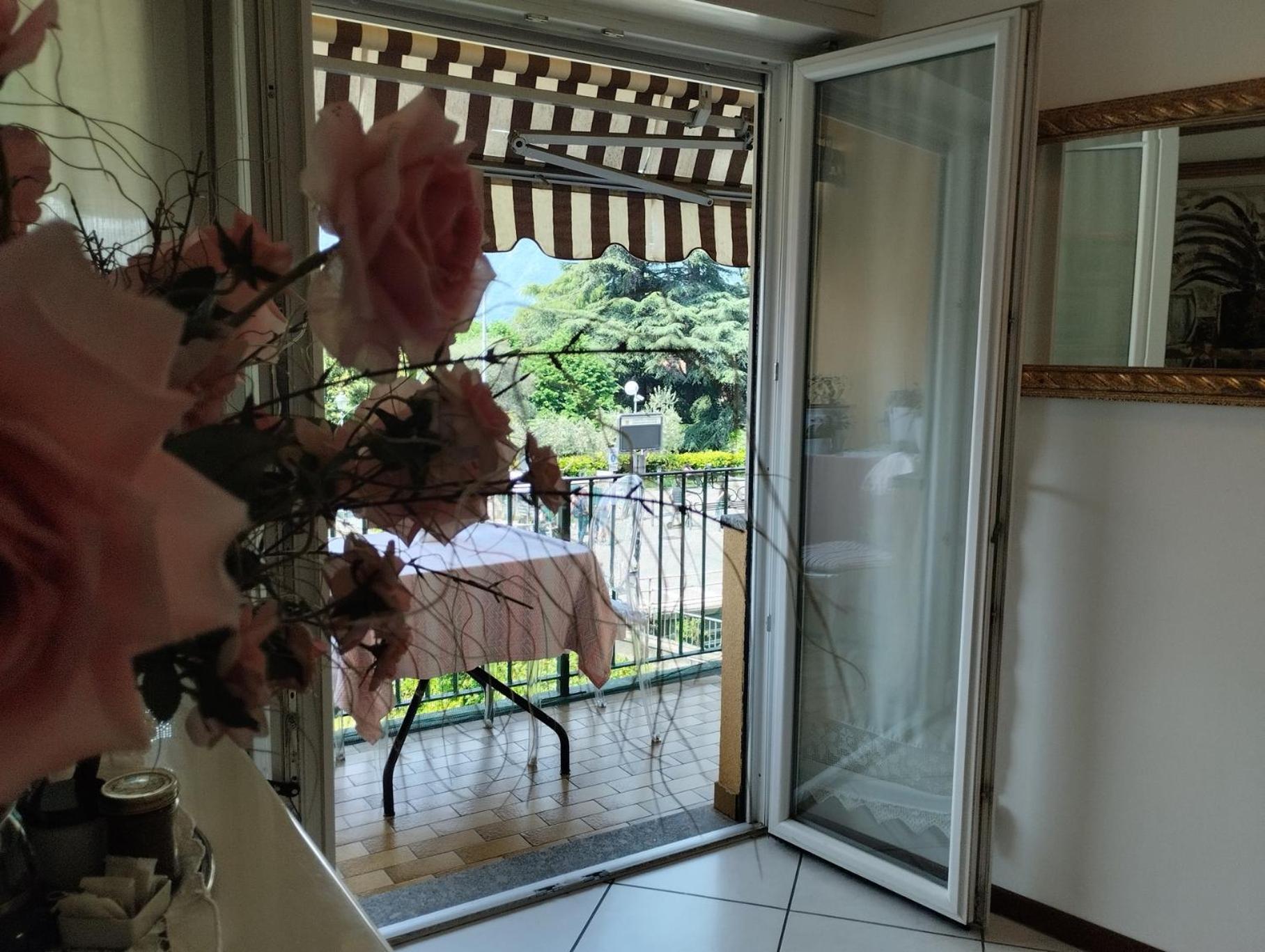 ヴァレンナ Tosca House 2 Bed & Breakfast エクステリア 写真