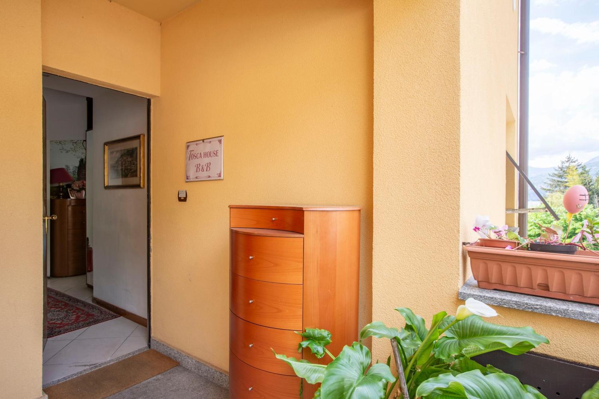 ヴァレンナ Tosca House 2 Bed & Breakfast エクステリア 写真